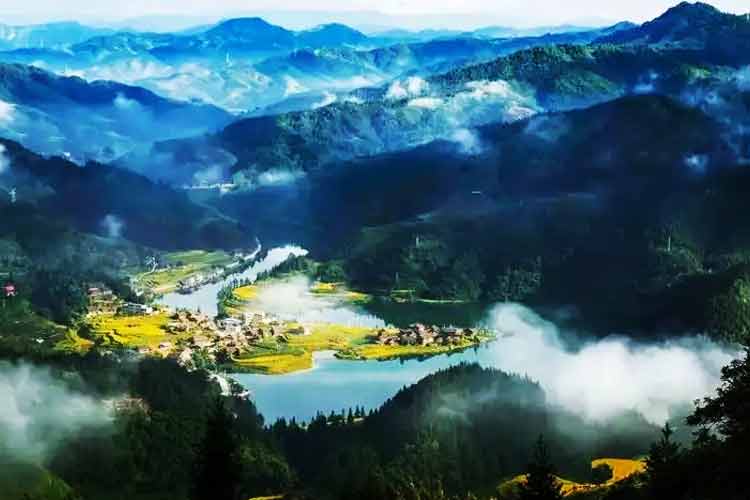 榕江八萬山原始森林風景區(qū)